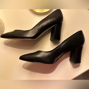Gibson Latimer Black Closed Toe Heels size 6.5